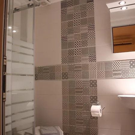 Viky 2* サルティ